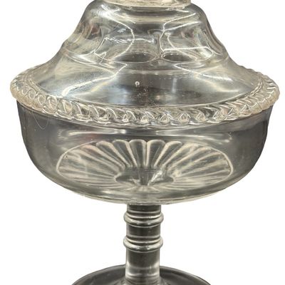 Antique "Gillinder and Sons" Lion Compete Candy Dish