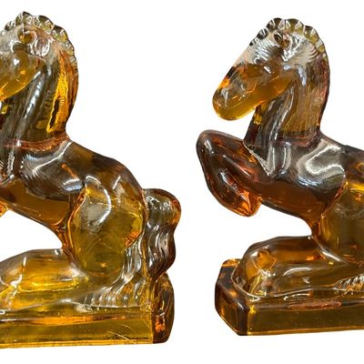 Vintage Set of Mid-20th Century L.E. Smith Amber Glass Rearing Horse Bookends