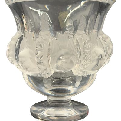 Lalique Dampierre Vase, featuring Clear and Frosted Crystal Sculpted with a Charming Continuous Frieze of Small Sparrows and Leafy Foliage
