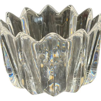 Vintage Orrefors "Fleur" Crystal Bowl designed by Jan Johansson in Sweden, featuring a Distinct Scalloped, Crown-like or Petal Rim