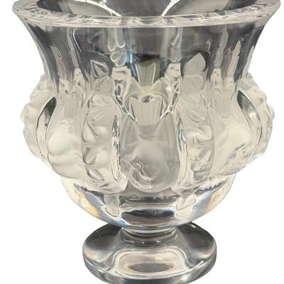Lalique Dampierre Vase, featuring Clear and Frosted Crystal Sculpted with a Charming Continuous Frieze of Small Sparrows and Leafy Foliage