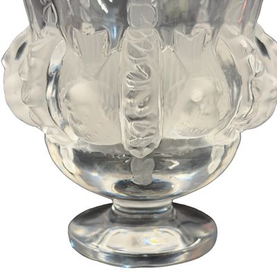 Lalique Dampierre Vase, featuring Clear and Frosted Crystal Sculpted with a Charming Continuous Frieze of Small Sparrows and Leafy Foliage