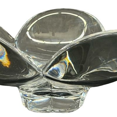 Vintage Clear Crystal "Pomona" Flower-Petal Bowl designed by Lars Hellsten for Orrefors