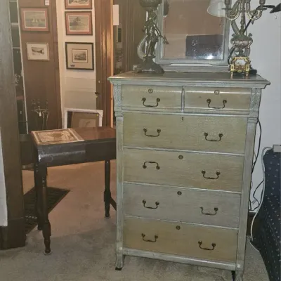 Sale Photo Thumbnail #59: Furniture