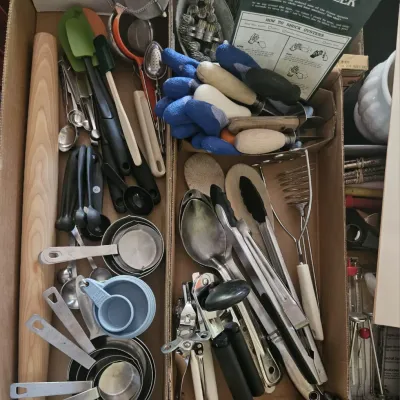 Sale Photo Thumbnail #43: every day kitchen items too