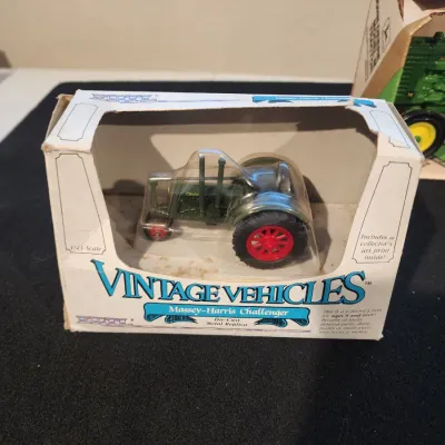 Vintage Old Stock John Deere Tractor & ERTL 540 Tractors Diecast Lot: ERTL 1/16 Tractors Lledo Greyhound Bus