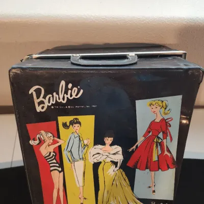 Vintage 1960s Barbie Doll & Vinyl Case Lot W/ Clothes Accessories American Airlines Bubble Cut Midge Doll Rare
