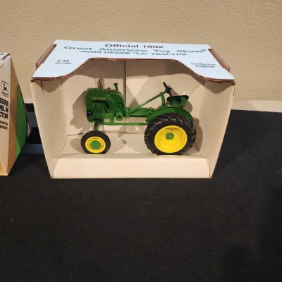 Vintage Old Stock John Deere Tractor & ERTL 540 Tractors Diecast Lot: ERTL 1/16 Tractors Lledo Greyhound Bus