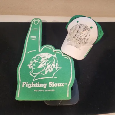 Rare Vintage University of North Dakota UND Fighting Sioux Foam Finger & Fitted Cap Small Retired Logo