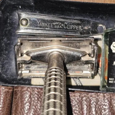 Vintage Gilette Travel Razor Kit w/ Extras