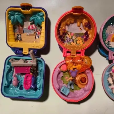 Vintage Polly Pocket Micro Compact Playsets with Figures and Accessories Lot of 4