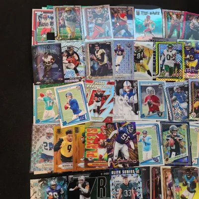 Large Sports Card Football- Jaxon Dart, Patrick Mahomes, Lawrence Taylor, Holos, #'d, Rookie