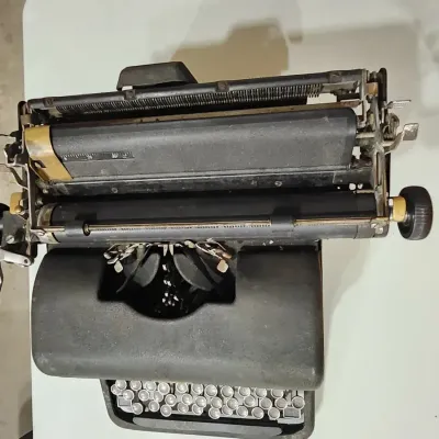 Antique 1940s Royal KMM Desktop Manual Typewriter Black Crinkle Finish