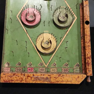 Vintage 1933 Lindstrom Steeple Chase Tabletop Bagatelle Pinball Game Tin Toy