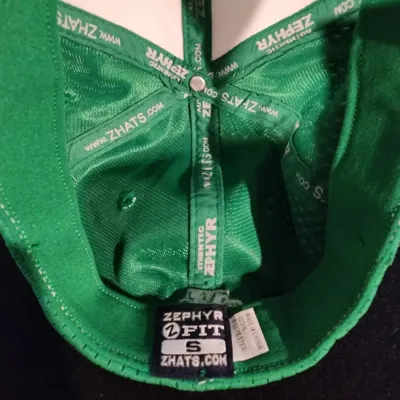 Rare Vintage University of North Dakota UND Fighting Sioux Foam Finger & Fitted Cap Small Retired Logo
