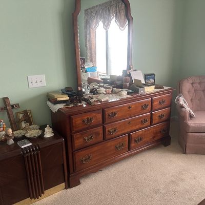Estate Sales By Olga in Hamilton, NJ