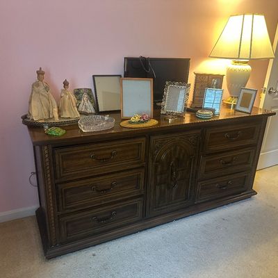 Estate Sales By Olga in Hamilton, NJ