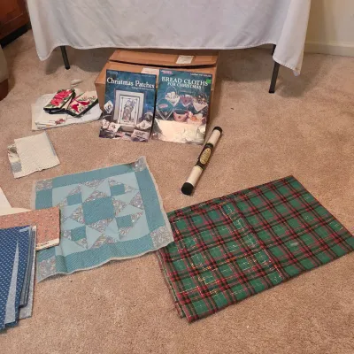Singer Athena 2000 Electronic Sewing Machine & Accessories (B3-JS)
