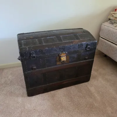 Vintage Iron Bound Wood Steamer Trunk (B2-JS)