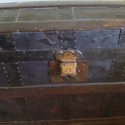 Vintage Iron Bound Wood Steamer Trunk (B2-JS)
