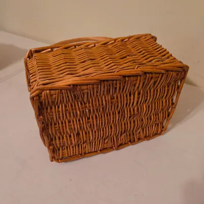 Collection of Wicker & Woven Style Baskets (B3-JS)