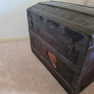 Vintage Iron Bound Wood Steamer Trunk (B2-JS)