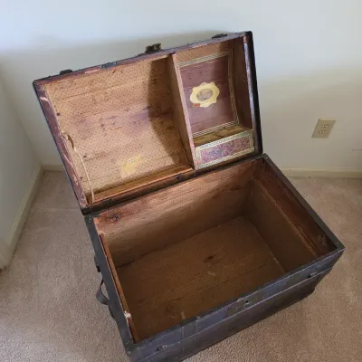 Vintage Iron Bound Wood Steamer Trunk (B2-JS)