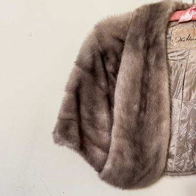 Genuine Silver Fox Fur Collar & Blue Mink Fur Capelet (B3-KA)