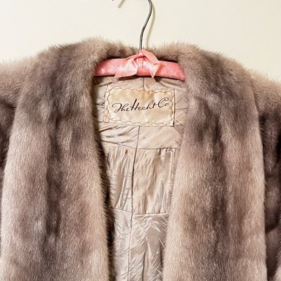 Genuine Silver Fox Fur Collar & Blue Mink Fur Capelet (B3-KA)