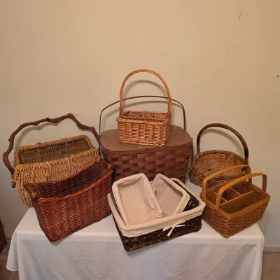 Collection of Wicker & Woven Style Baskets (B3-JS)