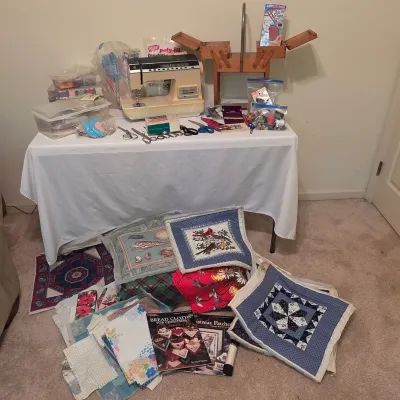 Singer Athena 2000 Electronic Sewing Machine & Accessories (B3-JS)