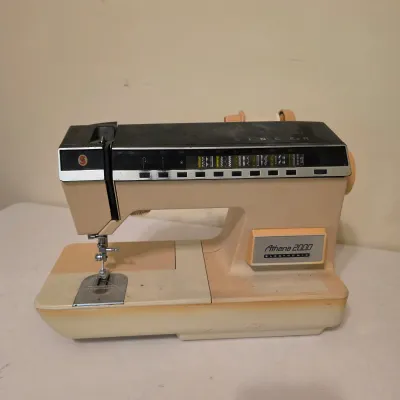 Singer Athena 2000 Electronic Sewing Machine & Accessories (B3-JS)