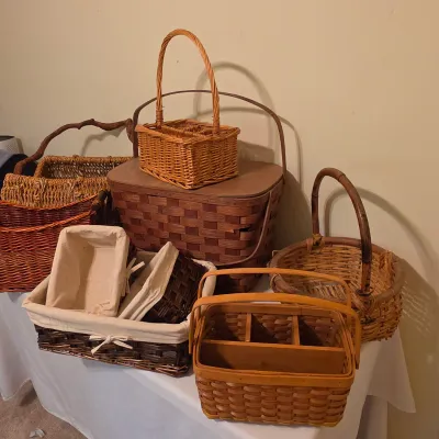 Collection of Wicker & Woven Style Baskets (B3-JS)