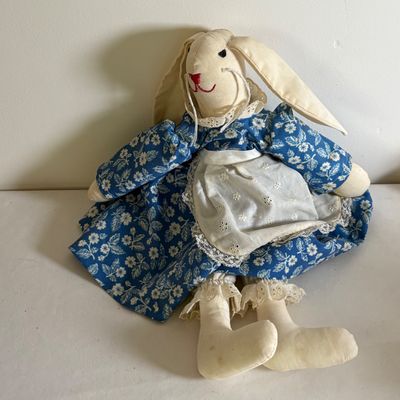 Collection of TY Beanie Babies & More (B2-SF)