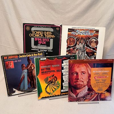 Sale Photo Thumbnail #212: various artists and condition