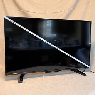 Insignia 39” LED Flat Screen TV