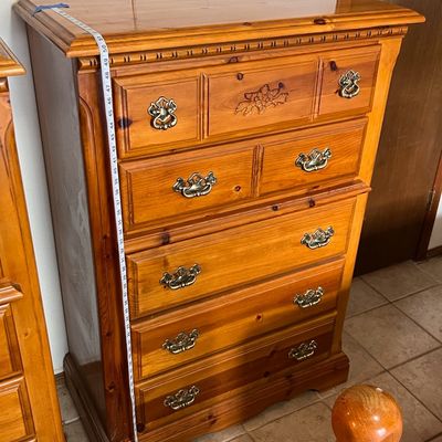 Dresser 2