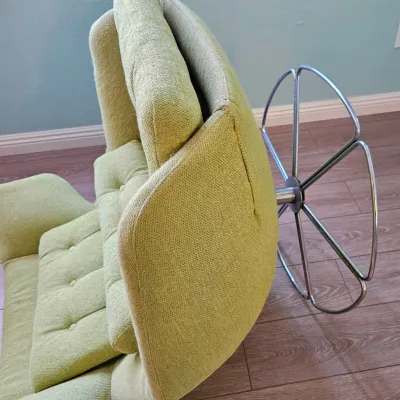MCM Vintage Wingback Egg Swivel Lounge Chair.