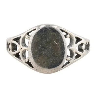 Sale Photo Thumbnail #124: Signed Sterling Ring Sz 7.~ 2.7g
Signed 'LIND' Thailand Sterling Ring Sz 7.~ 2.7g