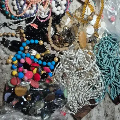 Sale Photo Thumbnail #289: 5 LBS. of Xcl. Fashionable jewels ~ GREAT Necklaces / Bangles / Beads ~ 5 pounds !!!!!
all VG saleable products, no parts, broken junk. ....just ready to bag and resell