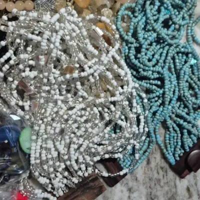 Sale Photo Thumbnail #288: 5 LBS. of Xcl. Fashionable jewels ~ GREAT Necklaces / Bangles / Beads ~ 5 pounds !!!!!
all VG saleable products, no parts, broken junk. ....just ready to bag and resell