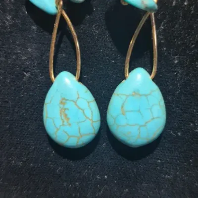 Sale Photo Thumbnail #234: Turquoise Dyed Howlite bead 18" Necklace & Earring Set