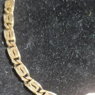 Sale Photo Thumbnail #88: Byzantine gold tone chain by Les Bernard 18"
exc. condition, all links move properly, well cared for