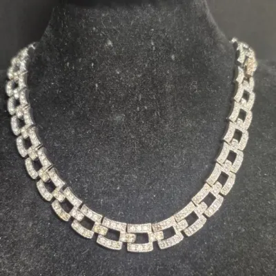Sale Photo Thumbnail #28: 1960s Rhinestone Necklace [Avon] & Rhinestone scissor Bracelet [Hong Kong] @ 98gr
960s Rhinestone Necklace [Avon] & Rhinestone scissor Bracelet [Hong Kong] @ 98gr

> Necklace marked Avon on clasp......hollow square chain links studded with Rhinestones

> 
