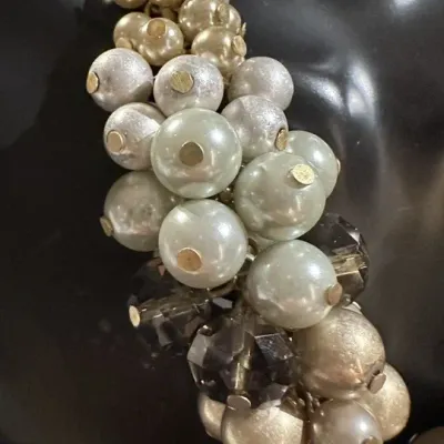 Sale Photo Thumbnail #369: Lia Sophia Necklace Gold Tone Bulky Chunky Fake Pearls Beads
overall length 10" choker
lobster clasp closure....all fabby