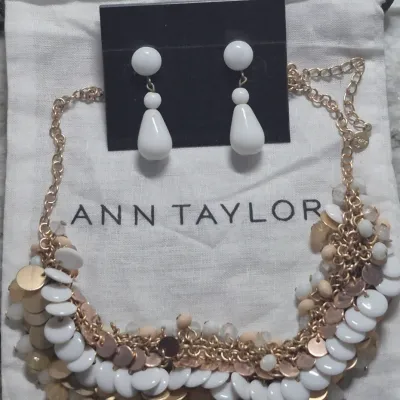 Sale Photo Thumbnail #101: Stunning Ann Taylor Vintage Necklace & Earring set [85g]
Necklace is a choker style with multi rows of beads and stones
Gold tone .....14"l
Earrings are dangle with screw back style