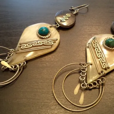 Sale Photo Thumbnail #213: These stunning vintage estate earrings are a luxurious addition to any jewelry collection
dangle size 2" / 1"w
well made, craftsmanship.....unbranded