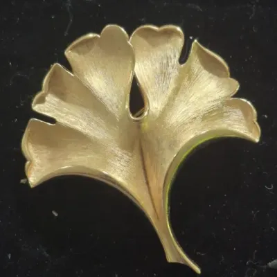 Sale Photo Thumbnail #307: Vintage 3 MCM Brooches ~ Trifari / Monet
all excellent....pin perfect