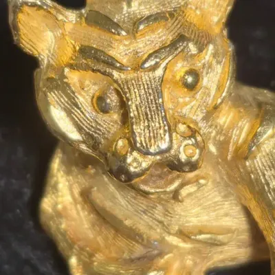 Sale Photo Thumbnail #259: VINTAGE ESTATE GOLD TONE TIGER LION CAT 1~ 3/4" BROOCH
Brite and brilliant