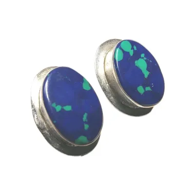 Sale Photo Thumbnail #130: Vintage Sterling Silver 925 Natural Azurite Malachite Oval Earrings (15.0 grams)
> Earrings  are  1." dia.  with clasp closure
> stunning design with bezel insert of stones
> filigree on flat part of the bezels